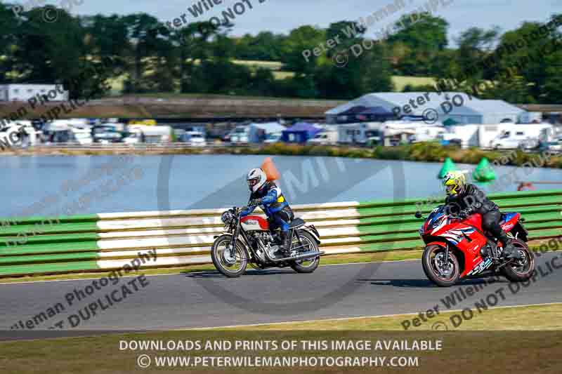 Vintage motorcycle club;eventdigitalimages;mallory park;mallory park trackday photographs;no limits trackdays;peter wileman photography;trackday digital images;trackday photos;vmcc festival 1000 bikes photographs